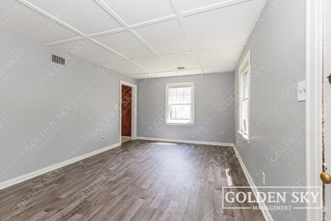 Building Photo - 3120 S Monroe St