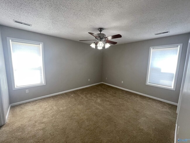 Building Photo - 109 Medicine Bend Dr