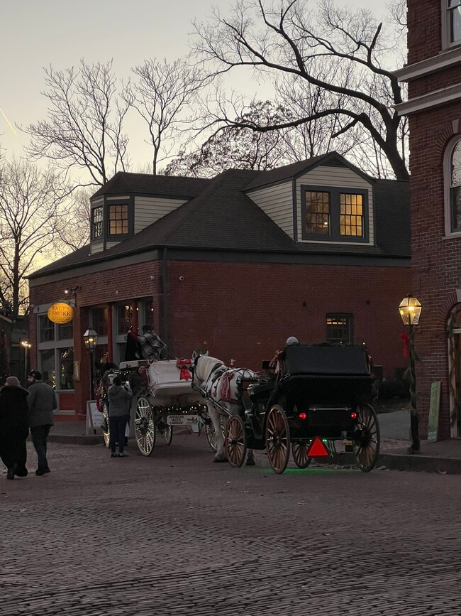 Building Photo - 213 French St