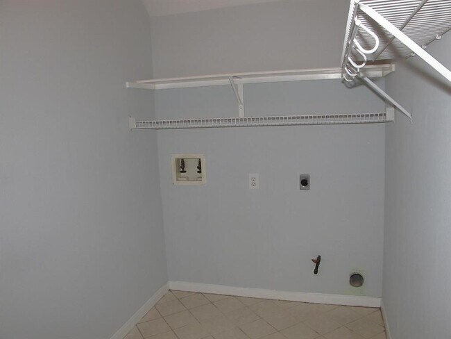 Building Photo - 8819 Diamond Lake Ln