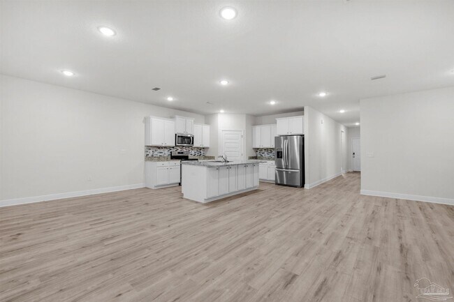 Building Photo - 7814 Burnside Lp