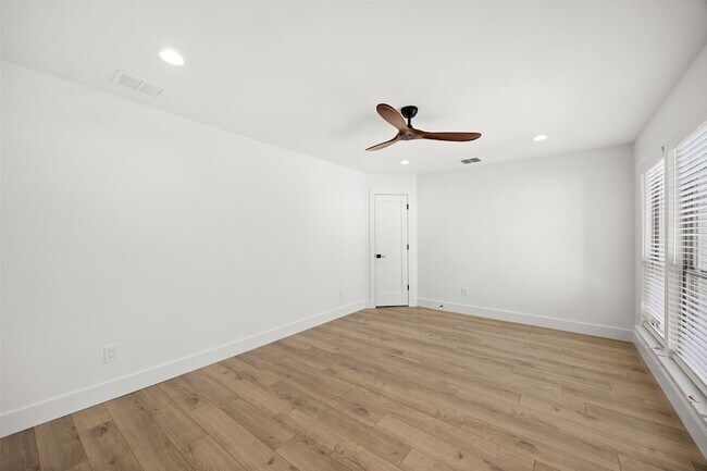 Building Photo - 2116 Trellis Pl