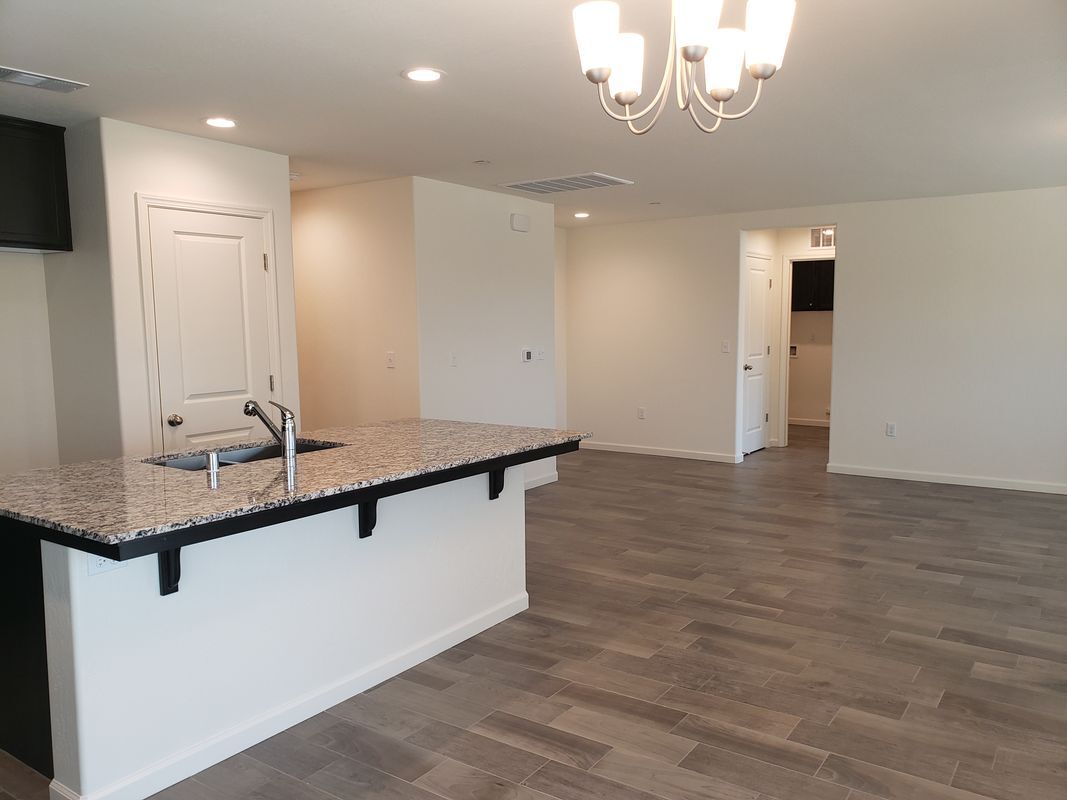 Building Photo - 2327 N Chateau Wy