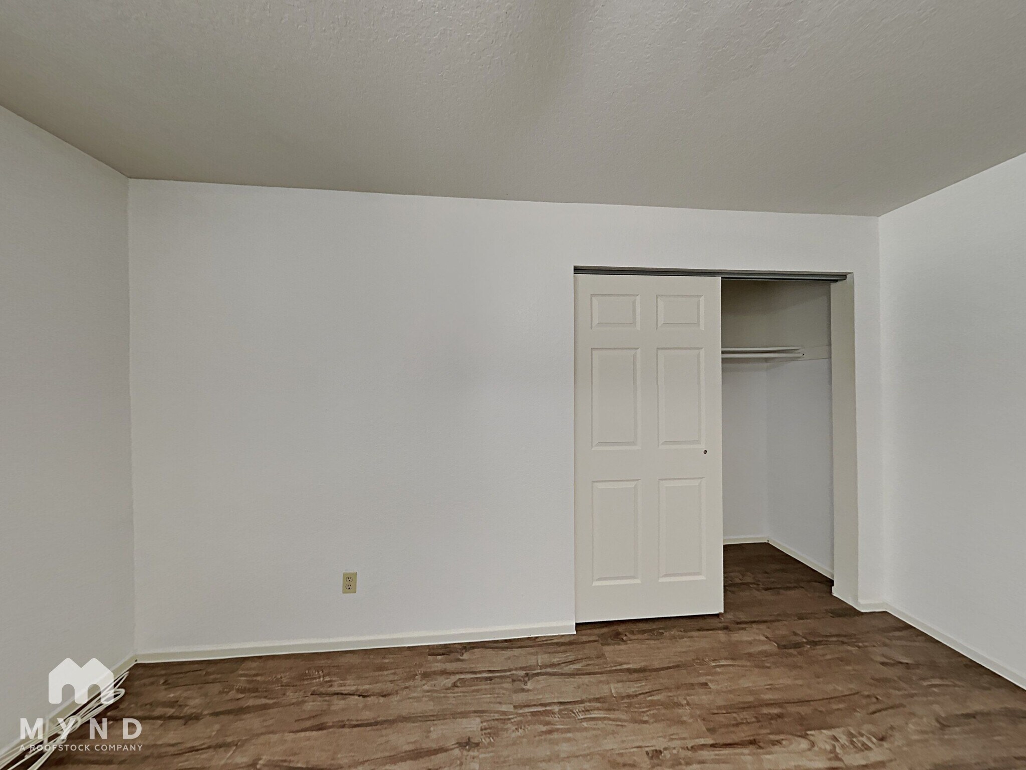 Building Photo - 10037 E Stella Rd