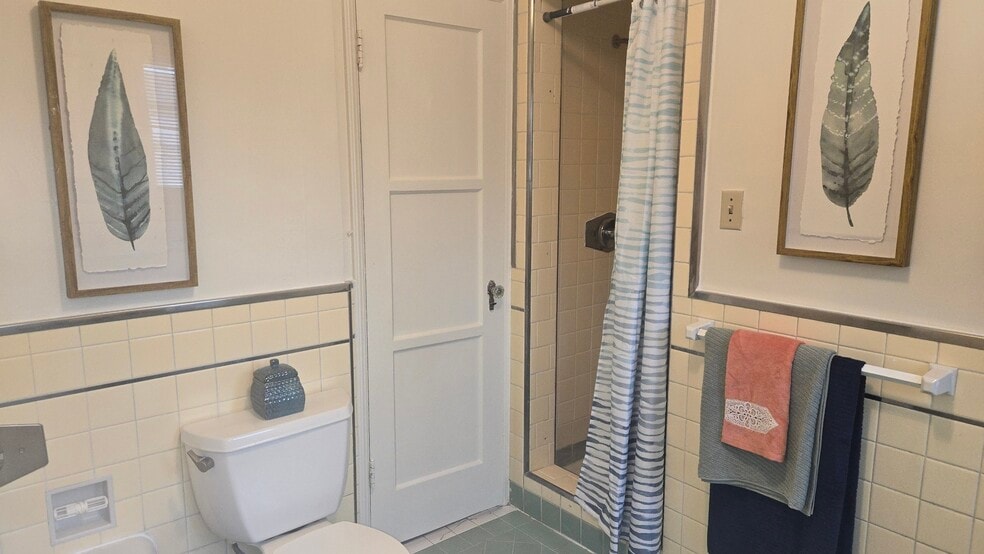 bathroom shower - 4130 Creed Ave