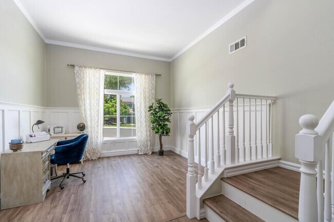 Building Photo - 38945 Turtle Pond Ln