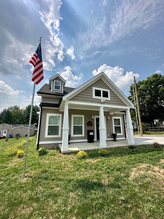 Building Photo - Brand New! Pre-leasing 26-27 Students