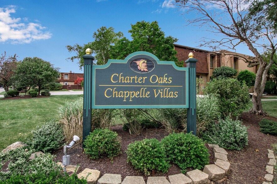 Building Photo - 225 Charter Oaks Dr
