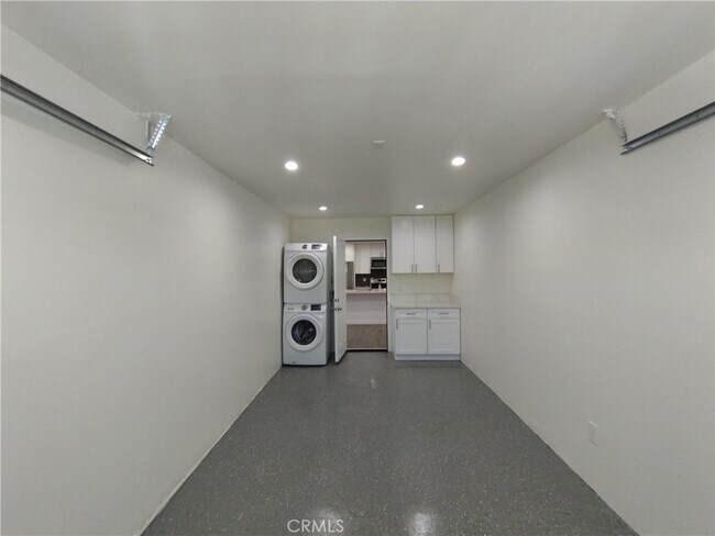 Building Photo - 13714 Hoyt St