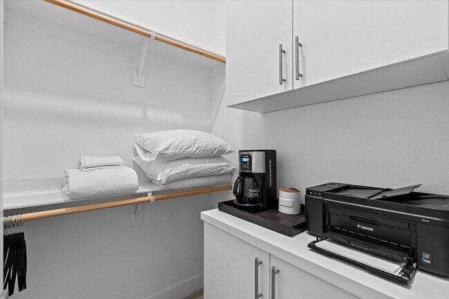 Building Photo - 54770 Cavalcade Ct