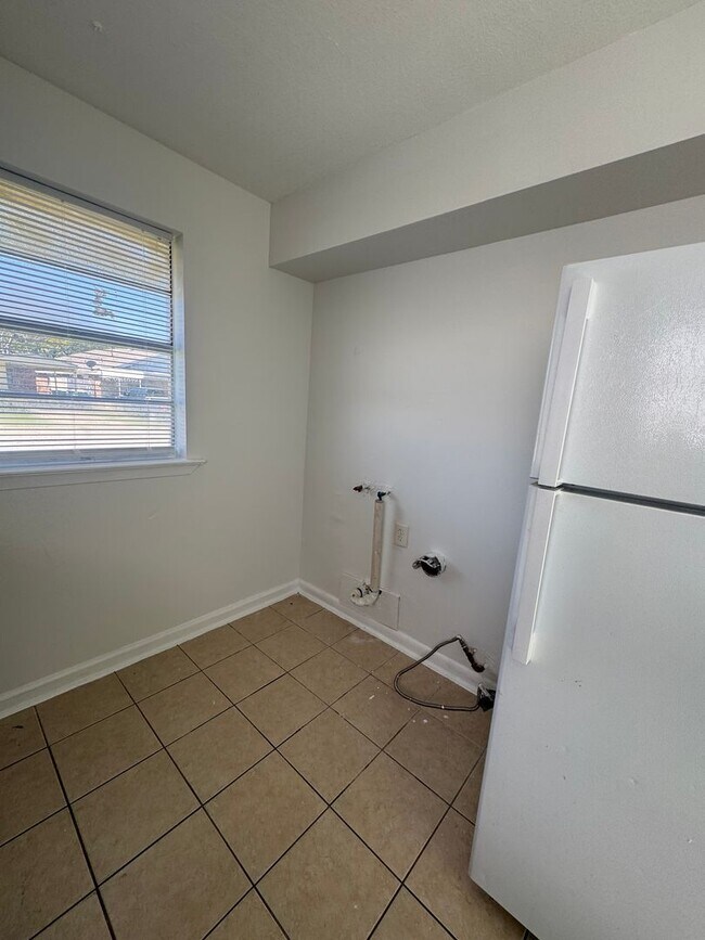 Building Photo - 6499 Marcie St