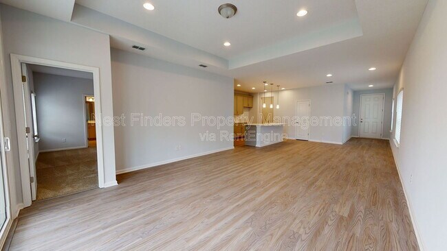 Building Photo - 443 Watervale Dr