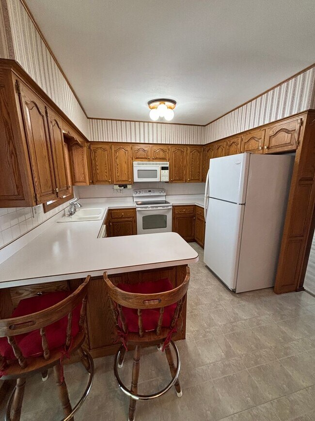 Building Photo - 2543 Edgemont Ave