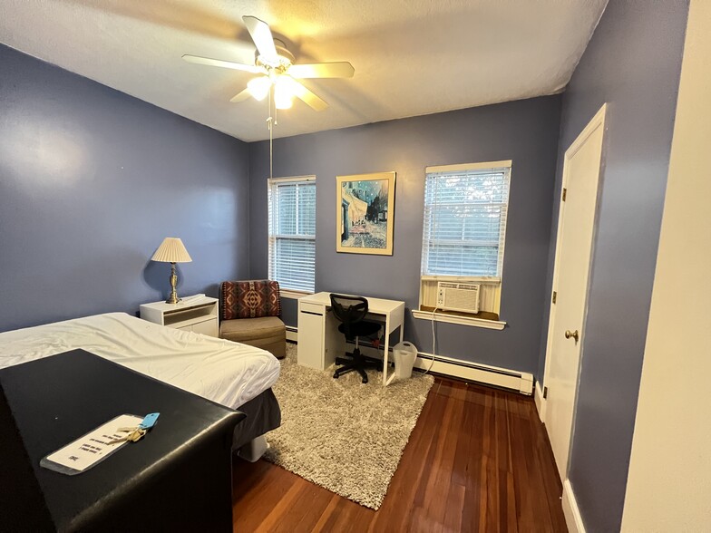 Furniture Included: Bed# 3 - 558 Washington St