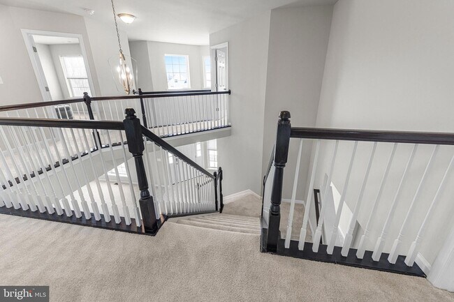 Building Photo - 243 Wavyleaf Dr