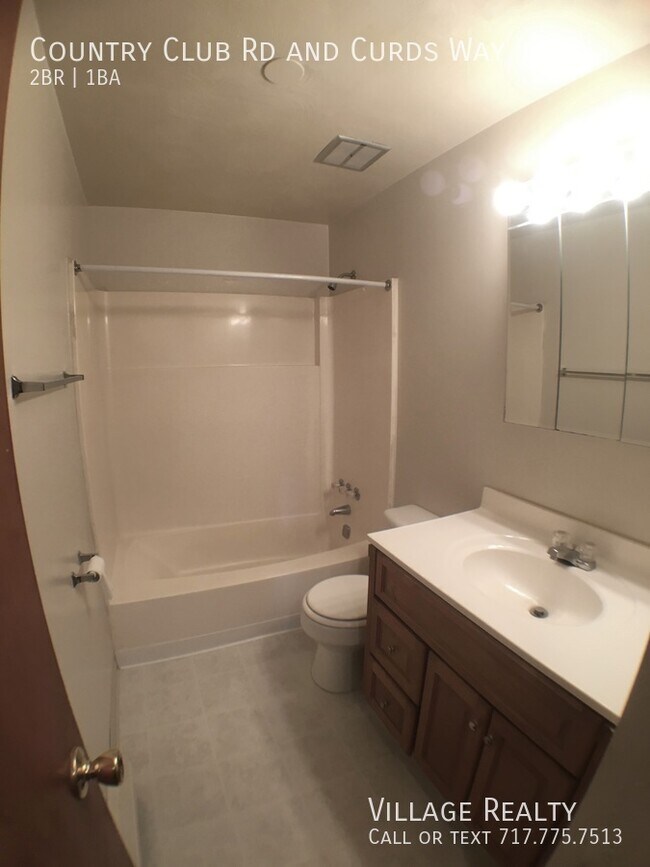 Building Photo - 813 Country Club Rd