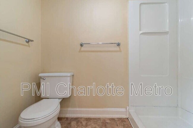 Building Photo - 11241 Kingfisher Dr