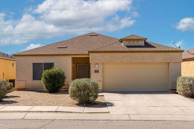 Building Photo - House For Rent