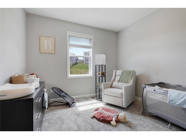 Building Photo - 6332 Apple Ct