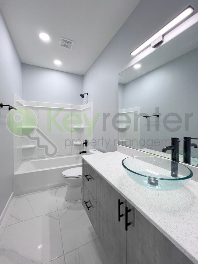 Building Photo - SUPER LOW PRICED - Brand New 3bed/2bath Ap...