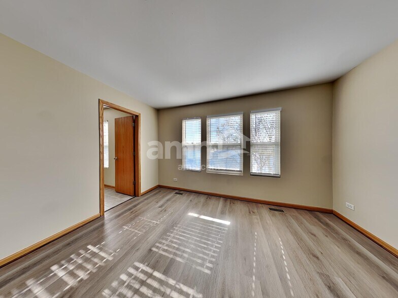 Building Photo - 1979 Cobblestone Dr