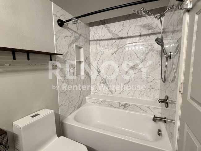 Building Photo - Your new 3 Bed 2 Bath home is waiting for you on Trenton St.