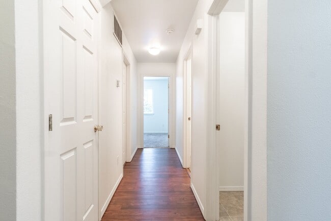 Building Photo - 1020 NE D St