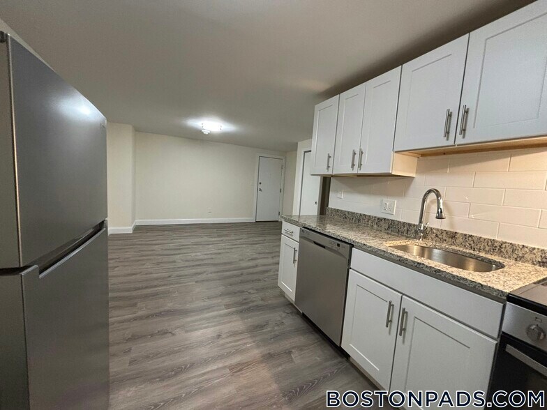 Building Photo - 15 Chester St