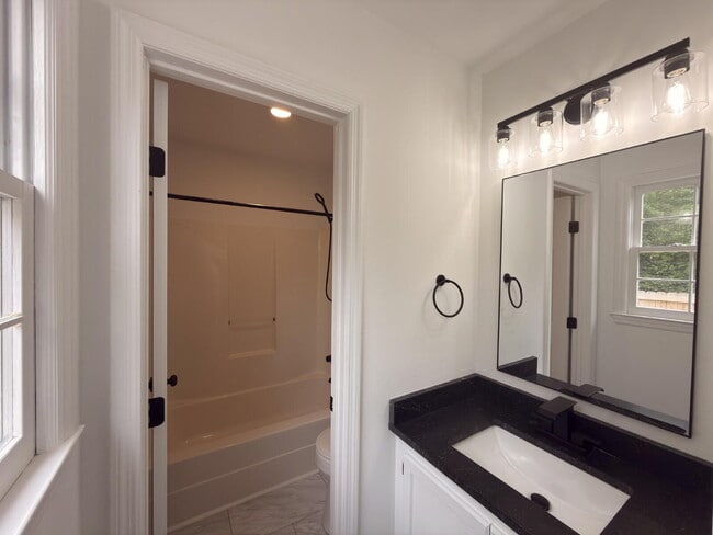 Building Photo - Move-In ready-Rosewood 3BR w/ Fenced Yard + Pet Friendly