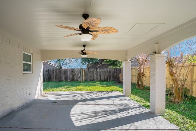 Building Photo - 4909 Meadow Pl Dr