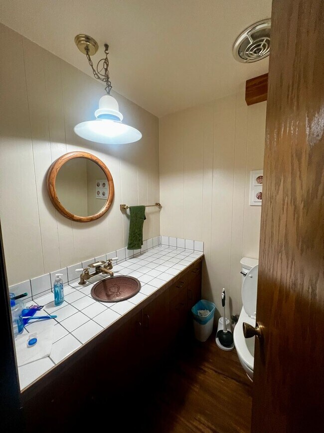 Building Photo - 4079 Saltspring Dr