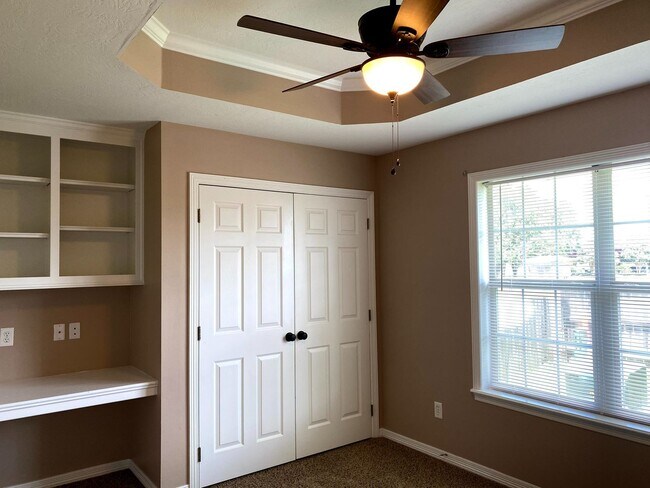 Building Photo - FABULOUS THREE BEDROOM HOME WITH LARGE DECK, FIREPLACE AND FLEX ROOM