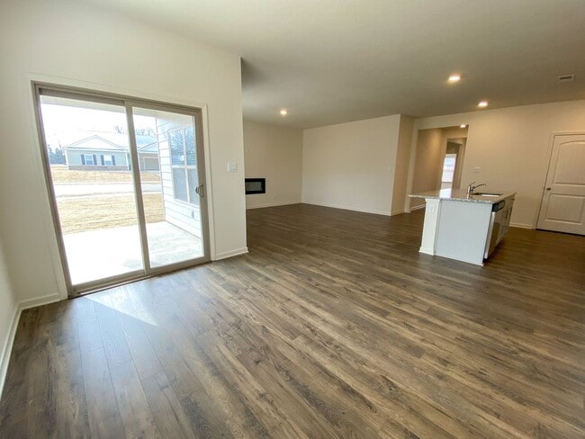 Building Photo - 3 bed, 2 bath in Oakland built in 2023