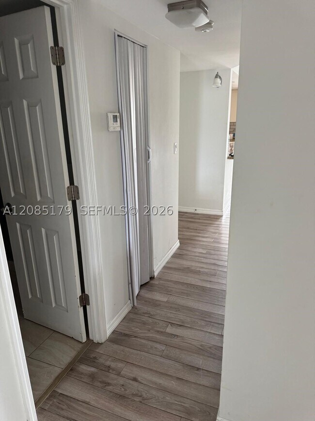 Building Photo - 1301 NE Miami Gardens Dr