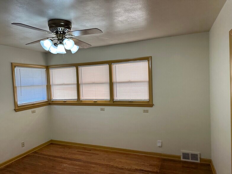 Building Photo - 4075 N 85th St