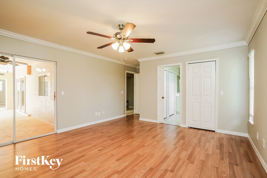 Building Photo - 1506 SE 19th Terrace