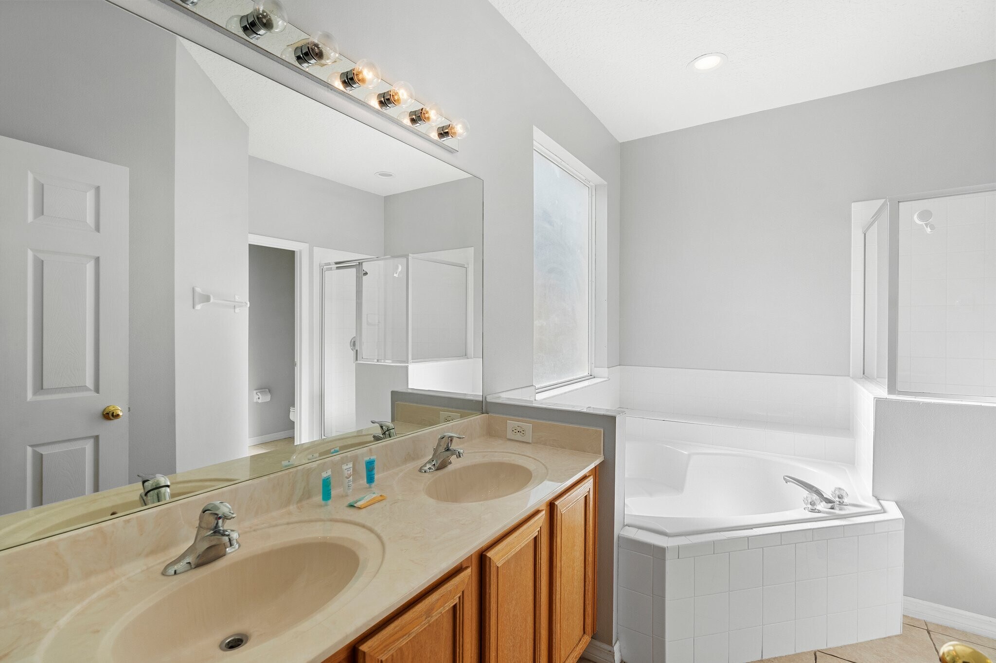 Building Photo - 2646 Emerald Island Blvd