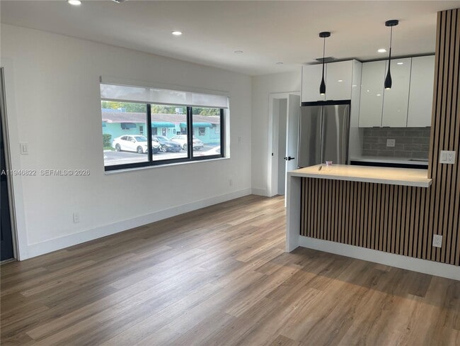 Building Photo - 1201 N 16th Ave