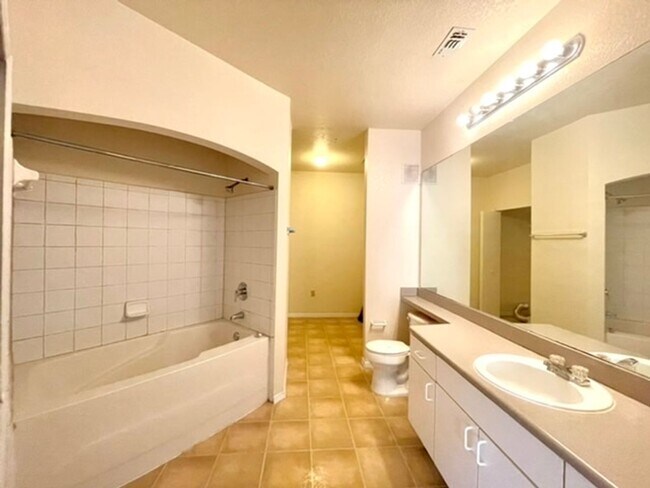 Building Photo - Lake Mary - 1 Bedroom - 1 Bathroom - $1,495.00