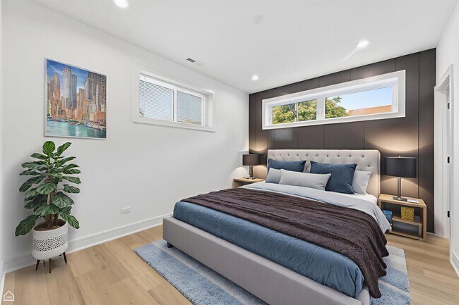 Building Photo - 3902 S Lake Park Ave