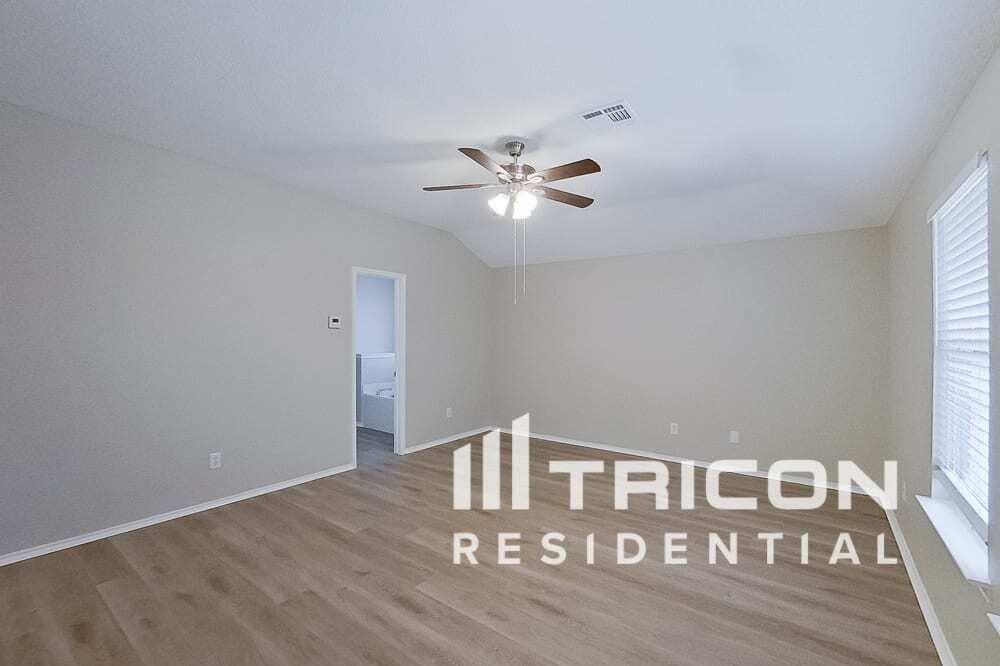 Building Photo - 608 Canyon Pl