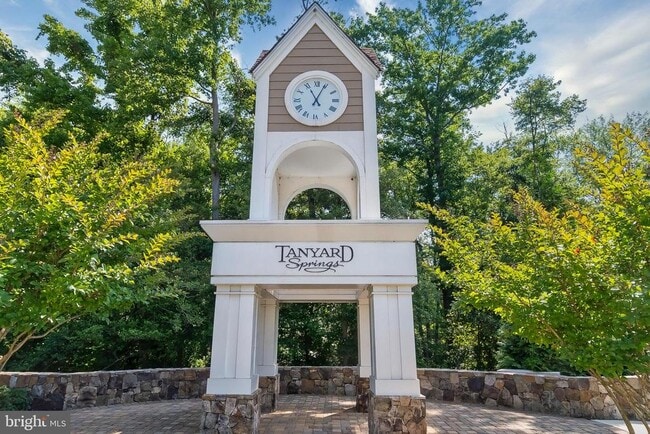 Building Photo - 7530 Stonehouse Run Dr