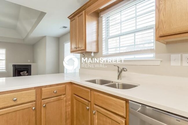 Building Photo - 3 Bedroom Pet-Friendly Home in CALERA, AL ...
