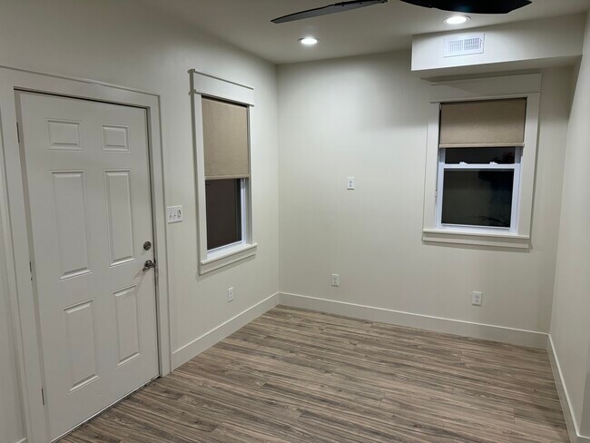 Building Photo - 1612 N Star Ave