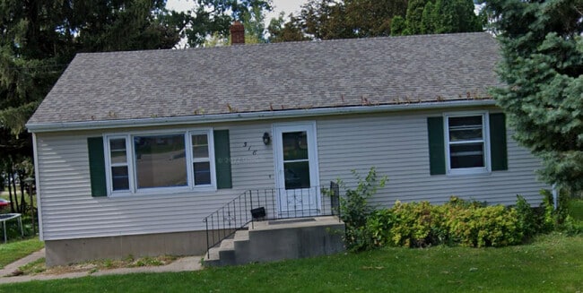 Primary Photo - 518 N Warren Ave