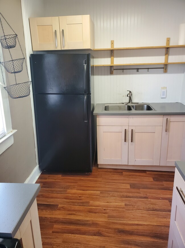 Kitchen 2 - 1665 Neely Ave