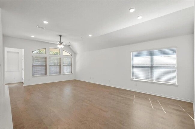 Building Photo - 1425 Cole Ests Dr