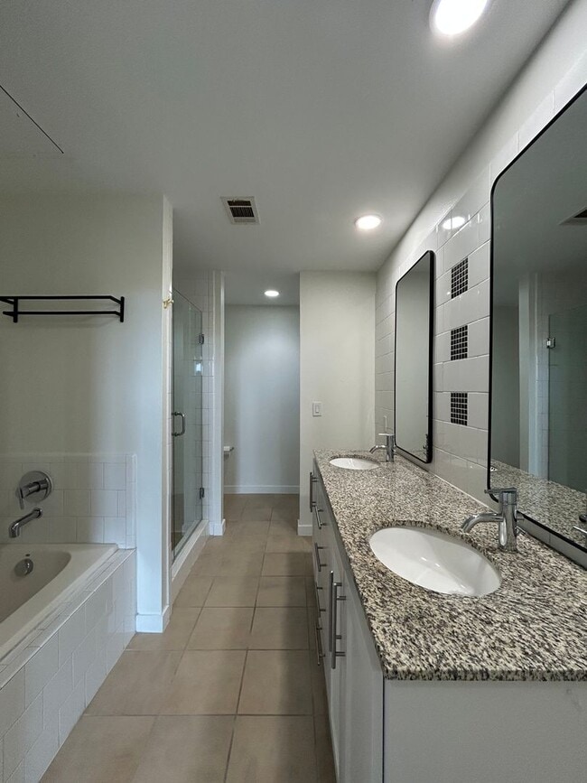 Building Photo - "Fort Worth Texas Condo for Rent"