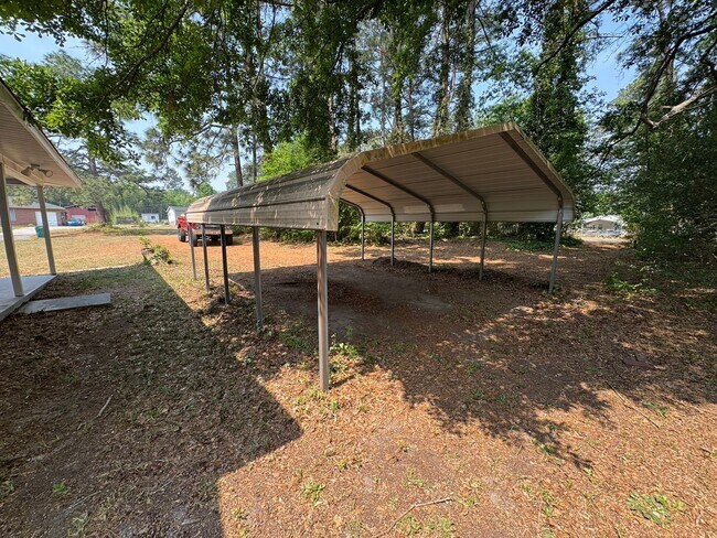 Building Photo - North Augusta Ranch with Tons of Natural Lighting!