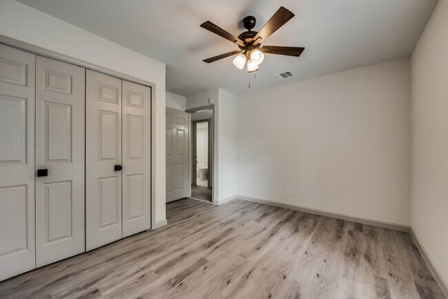 Building Photo - Charming 3-Bedroom Home with 2 Full Baths ...